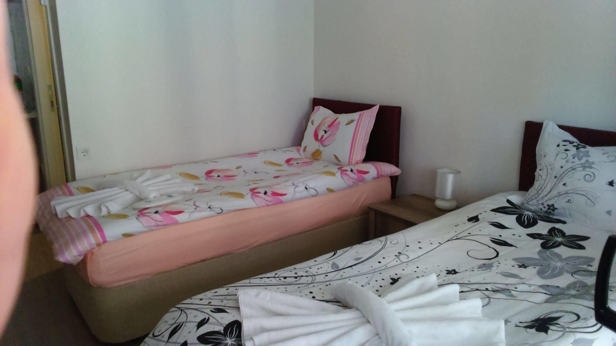 Nelly Guesthouse Istanbul Exterior foto